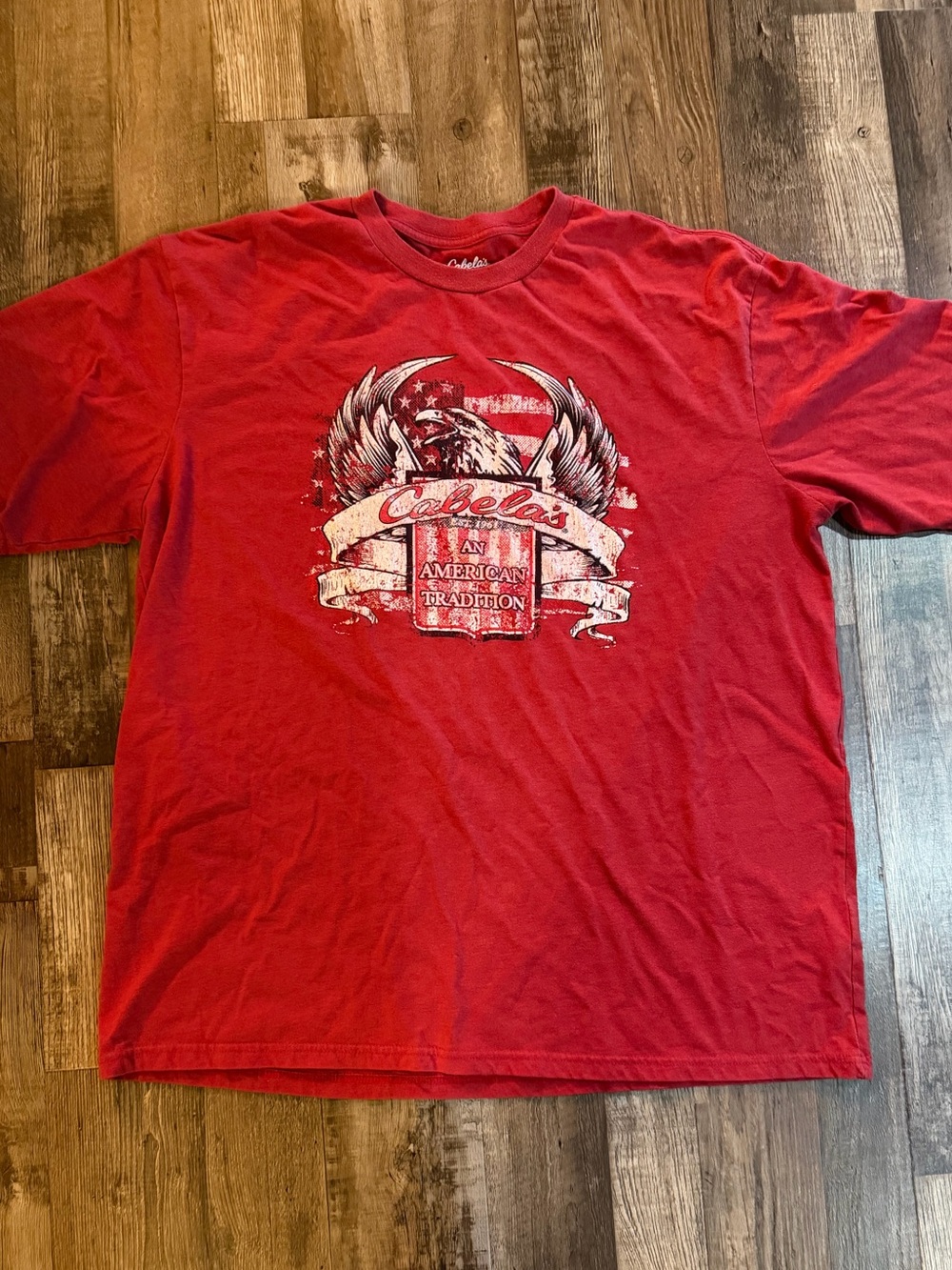 Cabela's Red Short-Sleeve Graphic Tee with Eagle Crest sz 2xl - length 30”